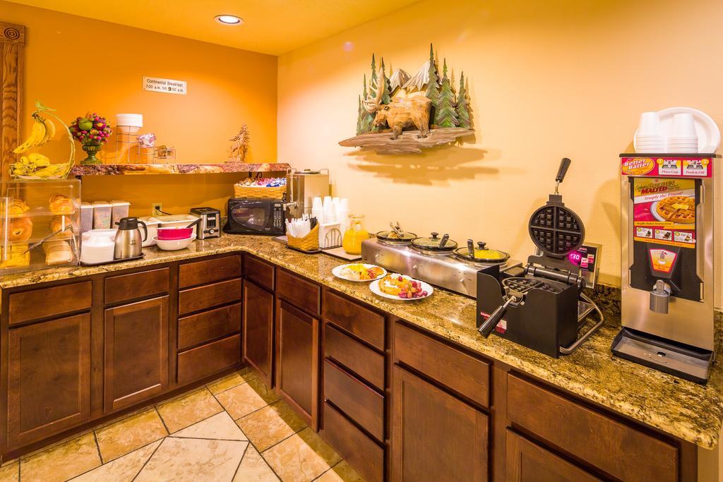 Alpine Inn & Suites Gunnison Bagian luar foto
