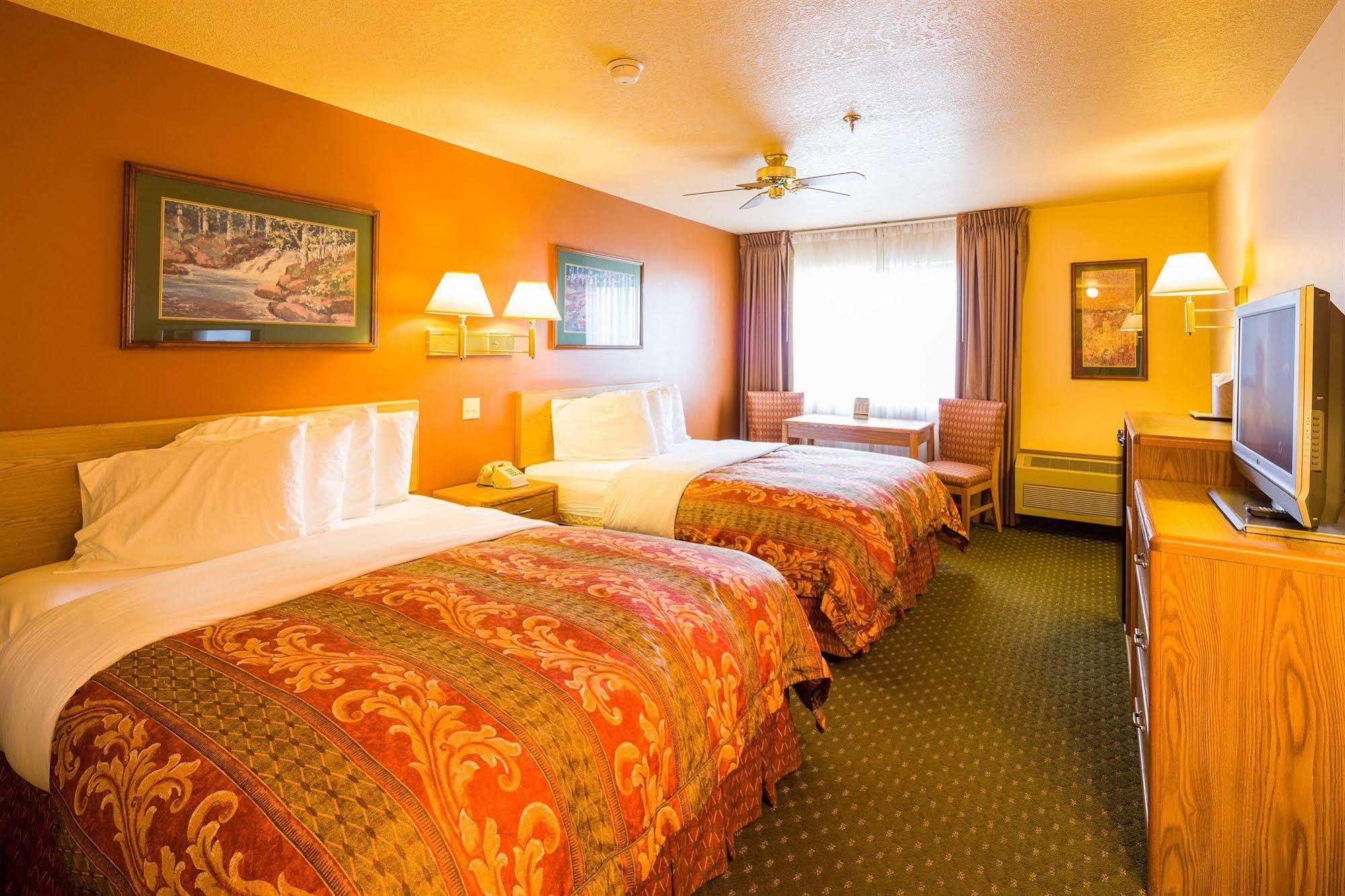 Alpine Inn & Suites Gunnison Bagian luar foto