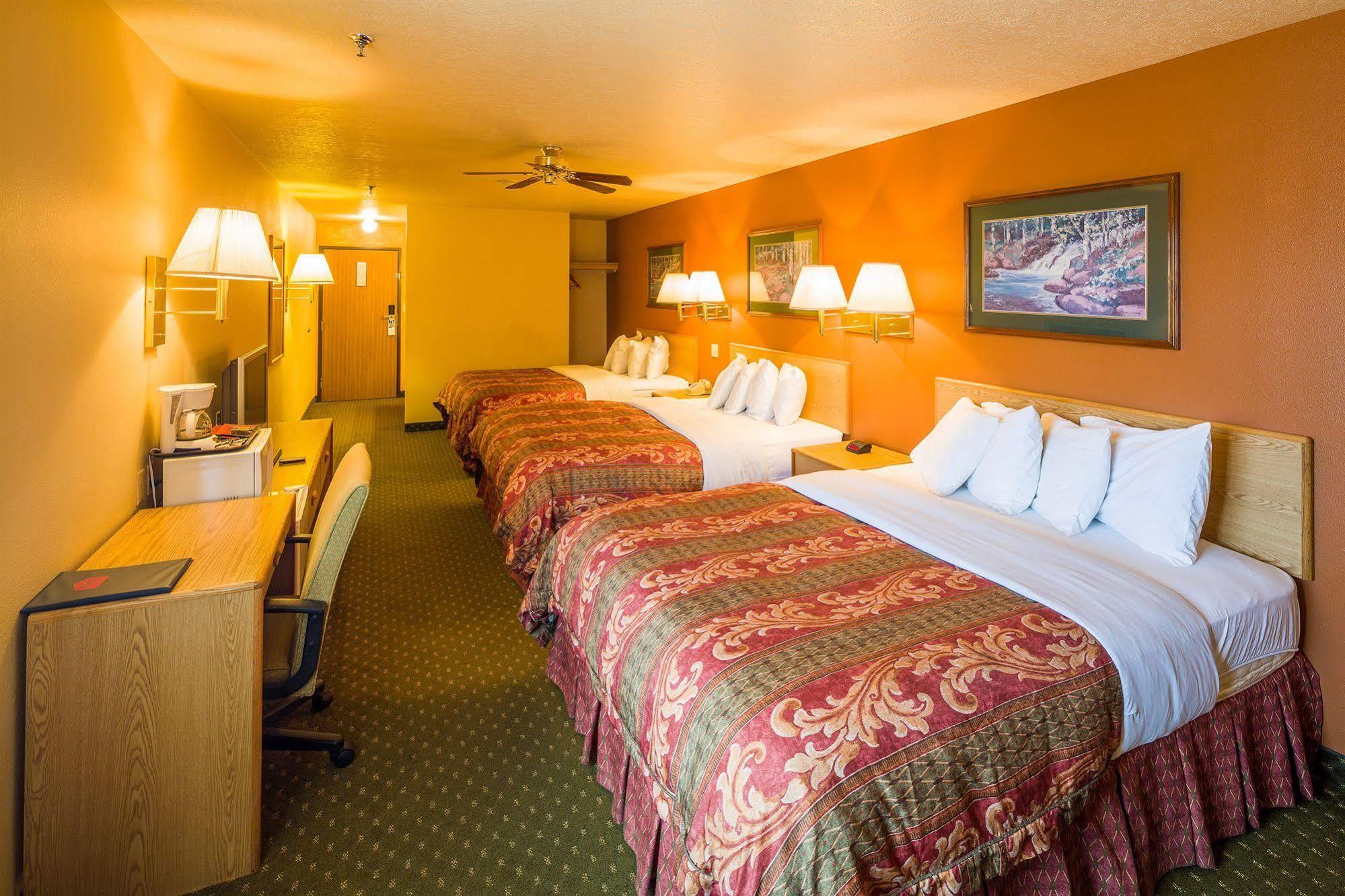 Alpine Inn & Suites Gunnison Bagian luar foto