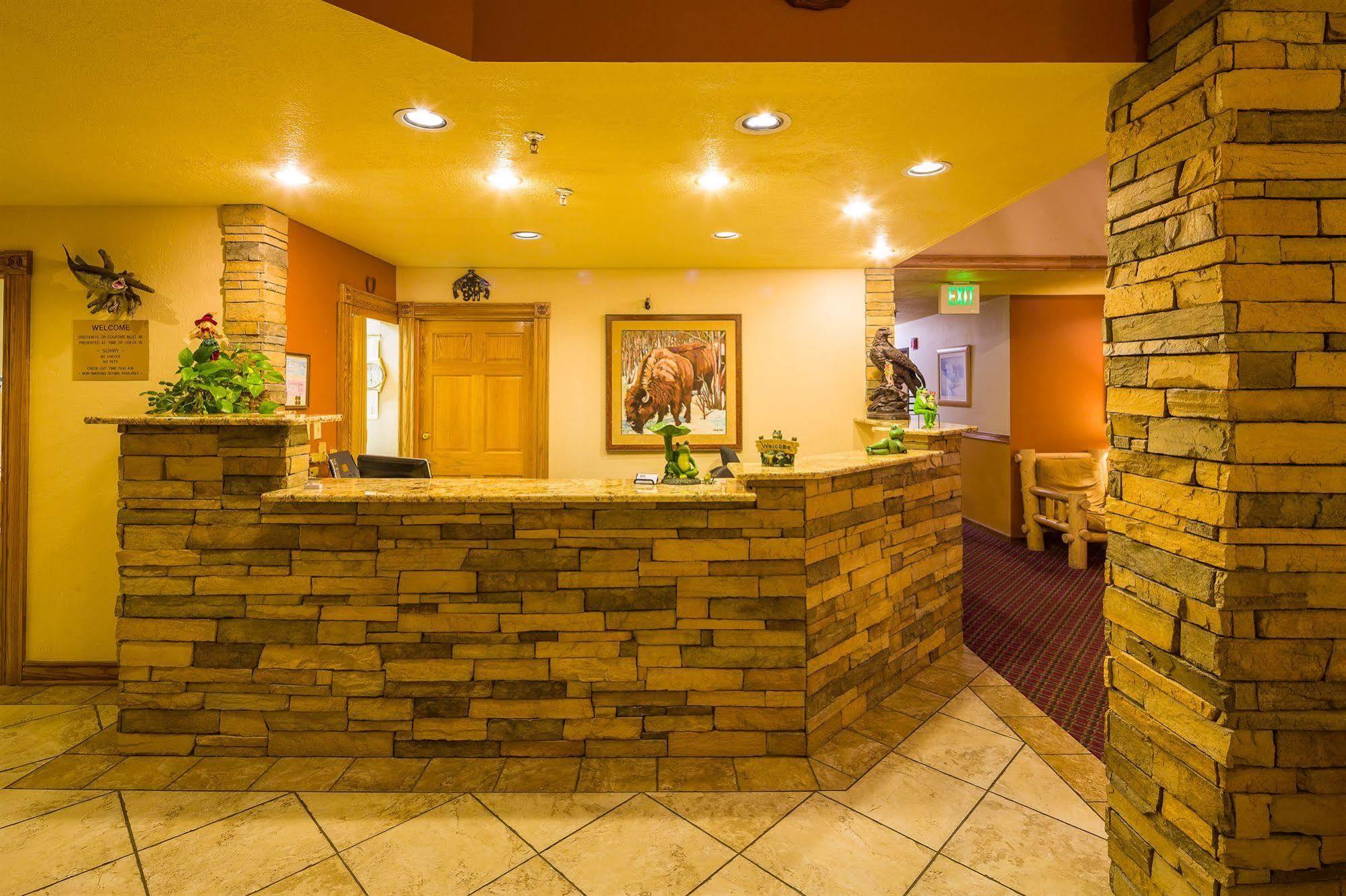 Alpine Inn & Suites Gunnison Bagian luar foto