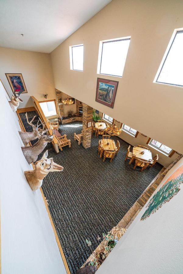Alpine Inn & Suites Gunnison Bagian luar foto