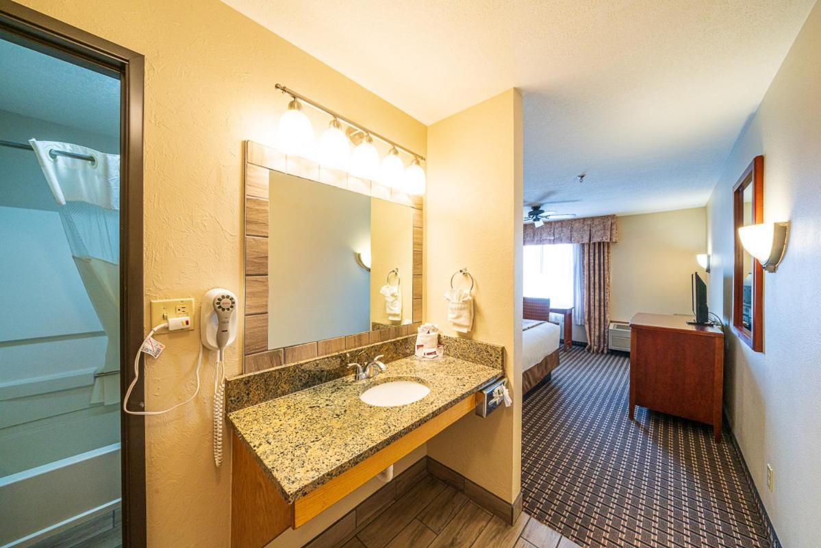 Alpine Inn & Suites Gunnison Bagian luar foto
