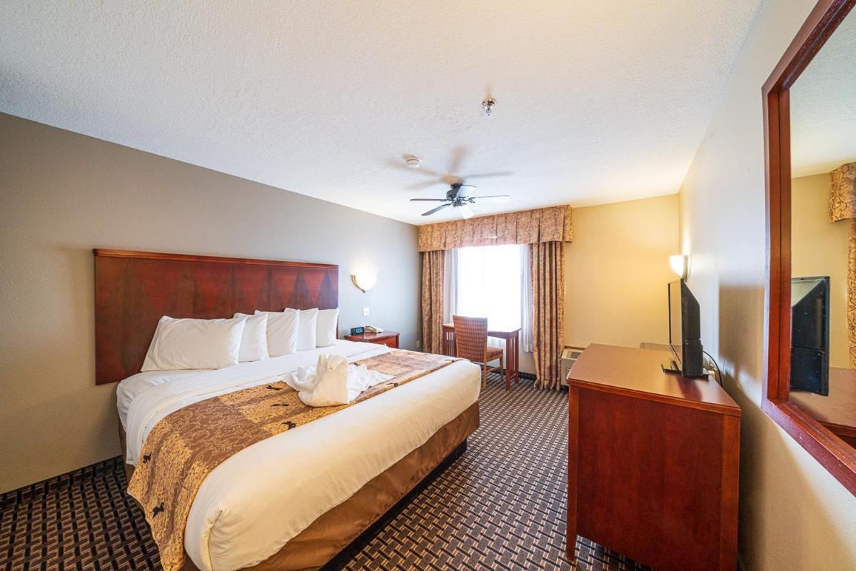 Alpine Inn & Suites Gunnison Bagian luar foto